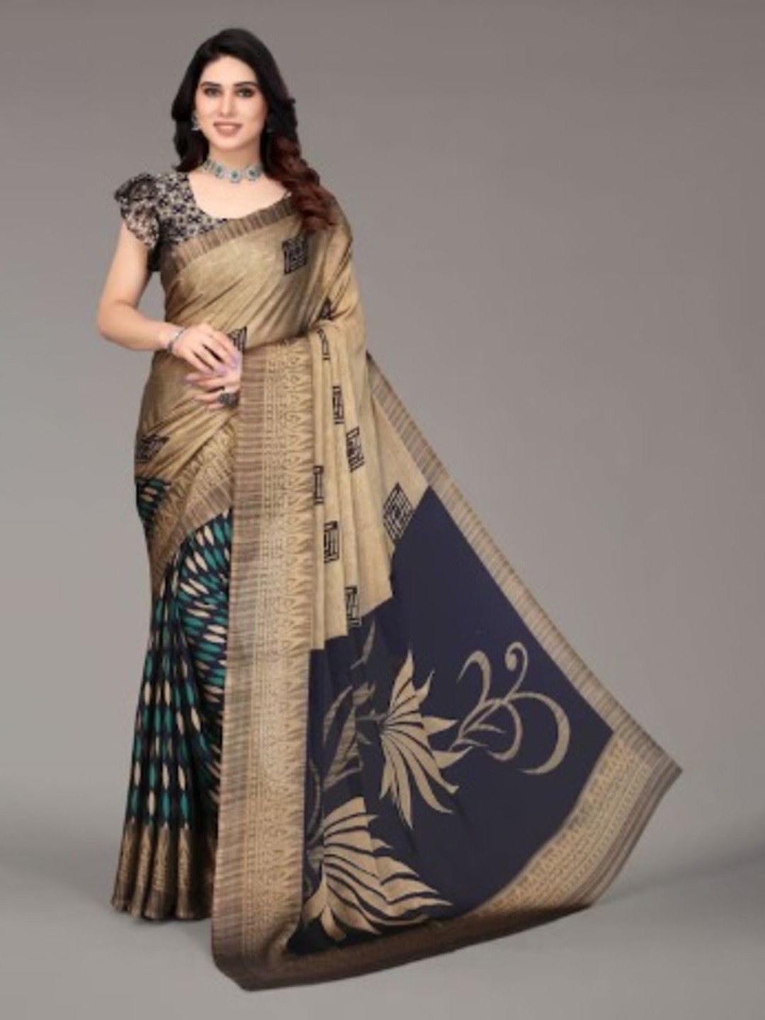 

Rujave Floral Brasso Saree, Navy blue