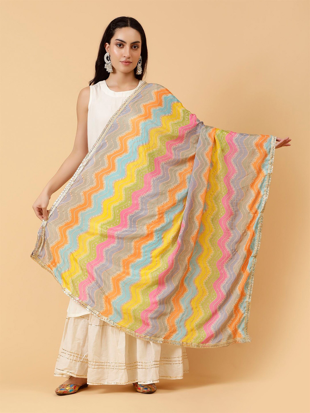 

Moda Chales Geometric Printed Dupatta, Pink