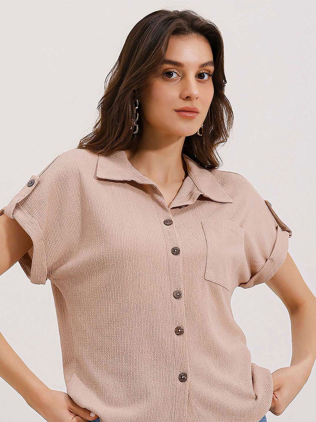 

BIGDART Spread Collar Extended Sleeves Casual Shirt, Beige