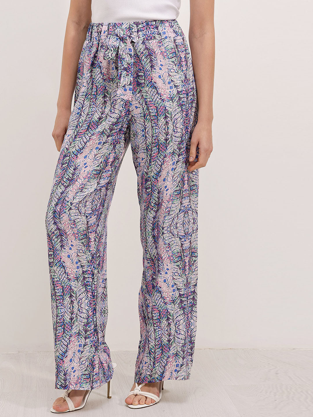 

BIGDART Women Floral Printed Mid-Rise Parallel Trousers, Purple