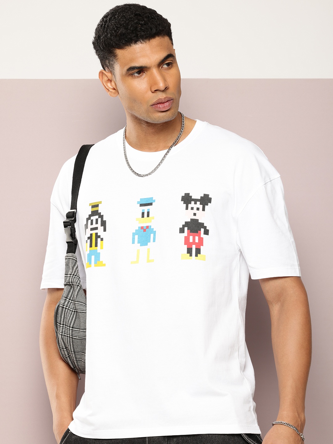 

Kook N Keech Men Mickey & Friends Printed Drop-Shoulder Sleeves Pure Cotton T-shirt, White