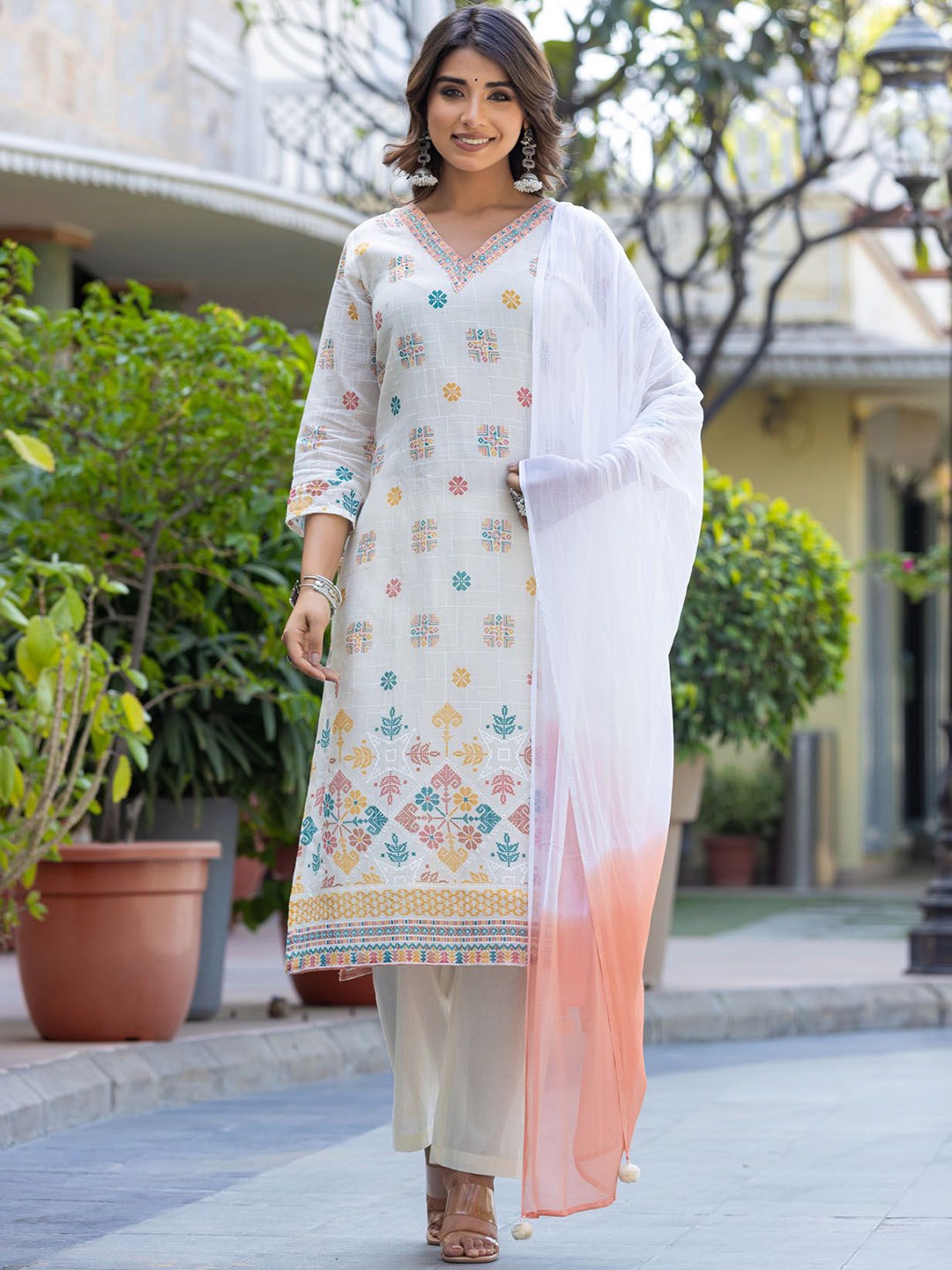

FASHION DWAR Floral Printed V-Neck Pure Cotton Straight Kurta with Trousers & Dupatta, Off white