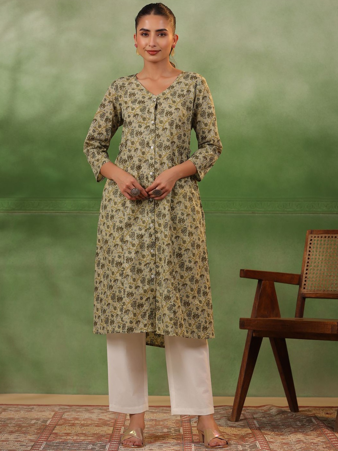 

Sangria Green Floral Printed V-Neck Pure Cotton Round Neck A-Line Kurta & Trousers