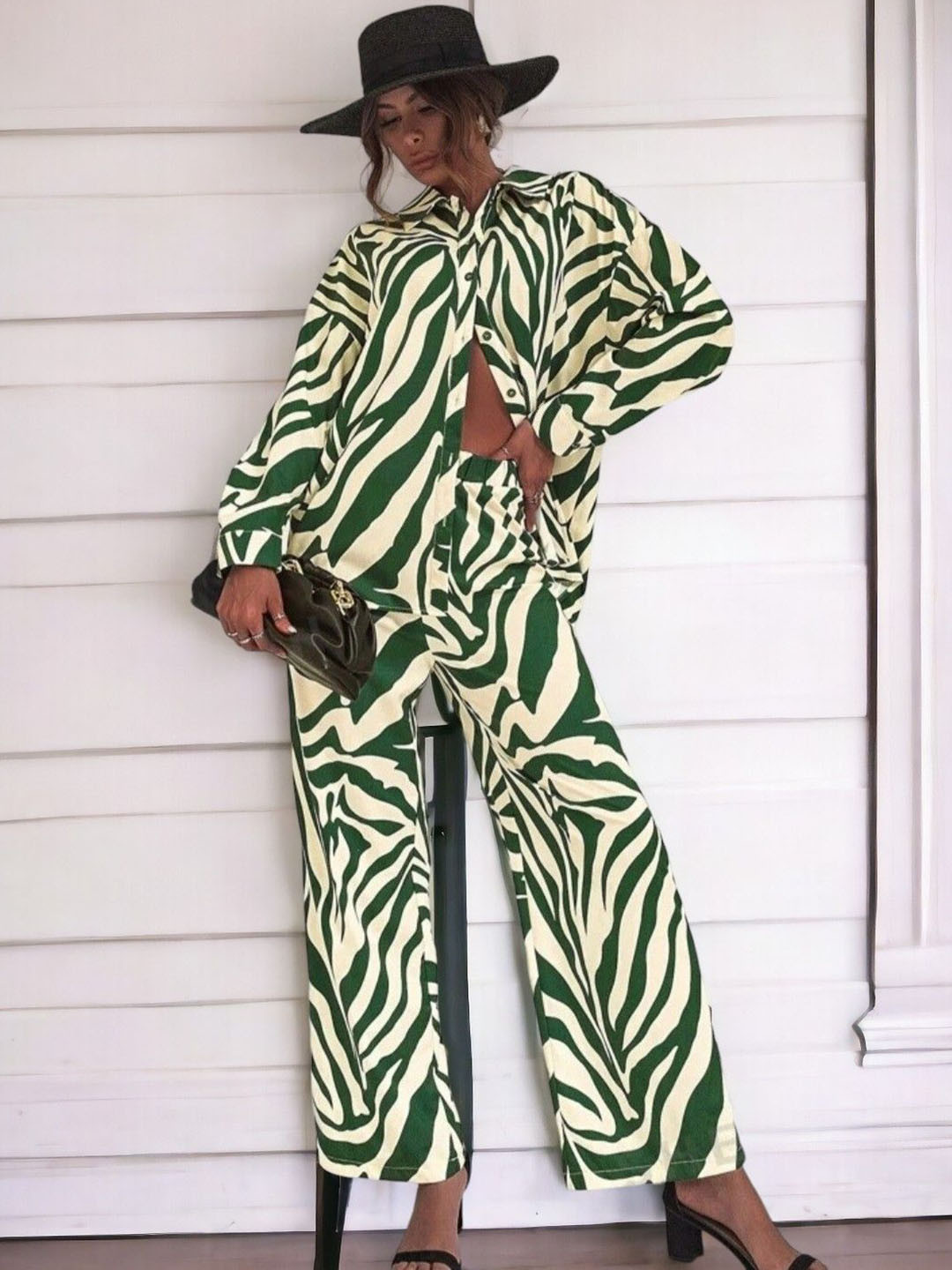 

Vastrasky Global Abstract Printed Shirt With Trouser, Green