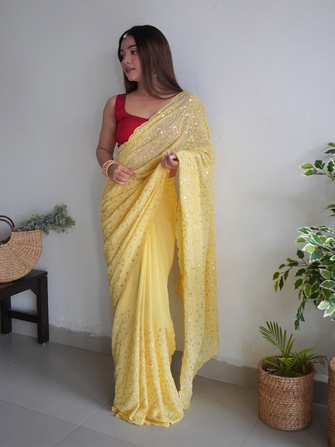 

elora Embellished Sequinned Pure Georgette Saree, Yellow