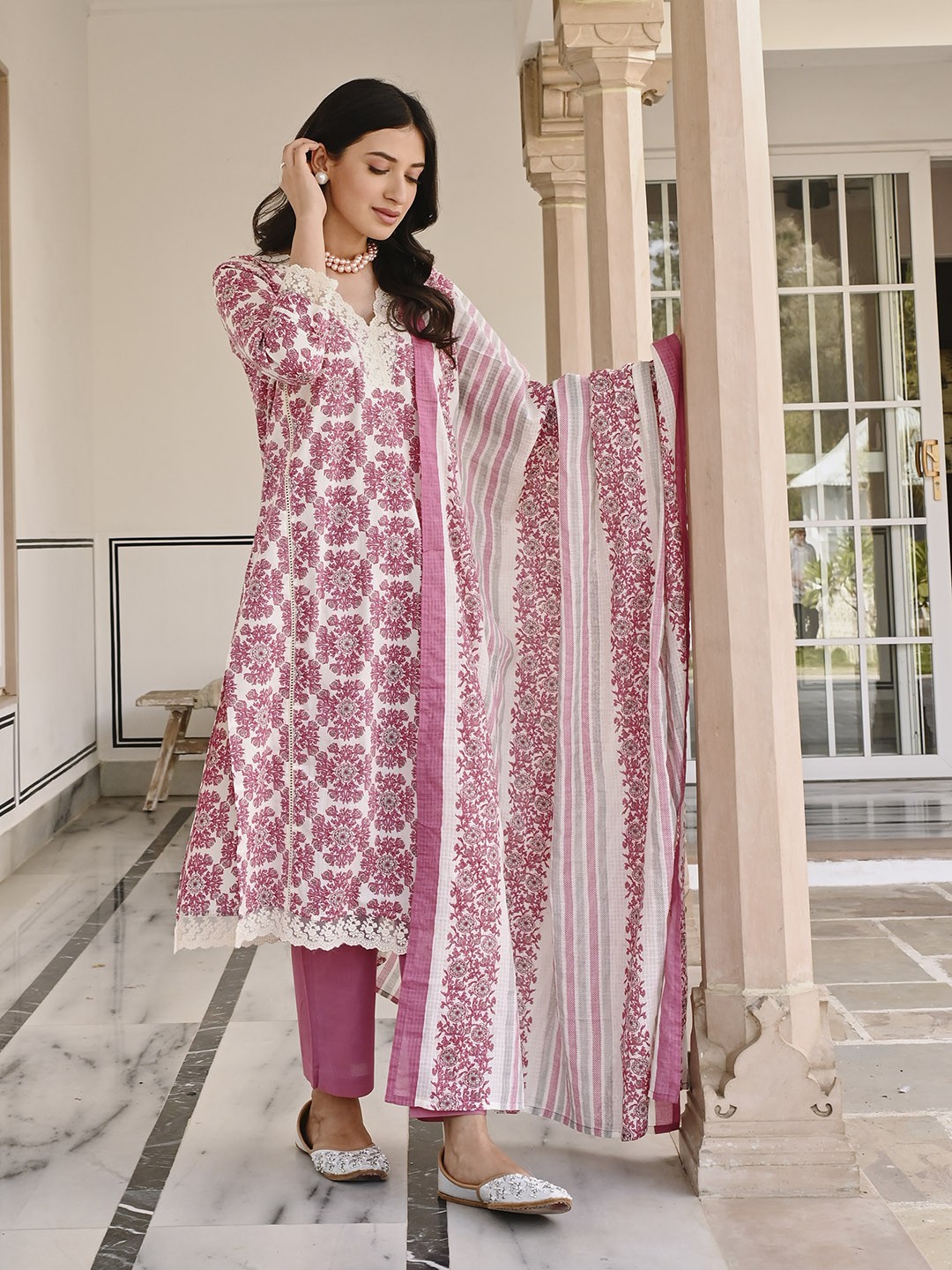 

KARAJ JAIPUR Floral Printed Regular Thread Work Pure Cotton Kurta with Trousers & Dupatta, Pink