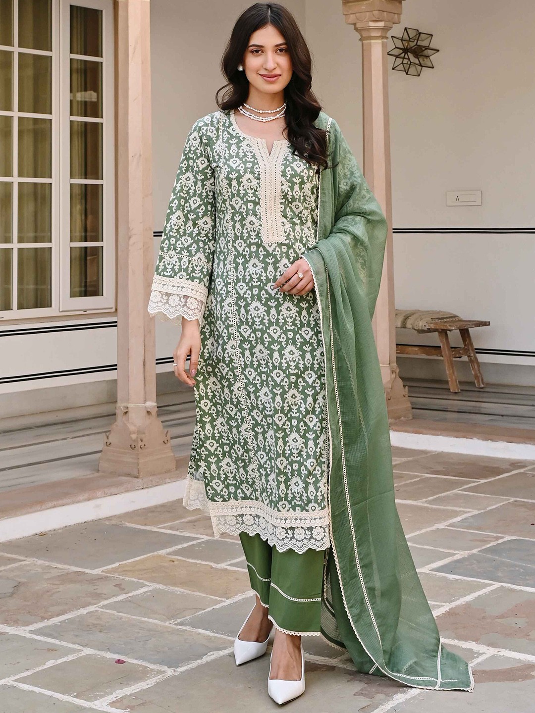 

KARAJ JAIPUR Floral Printed Pure Cotton Straight Kurta With Trousers & Dupatta, Green