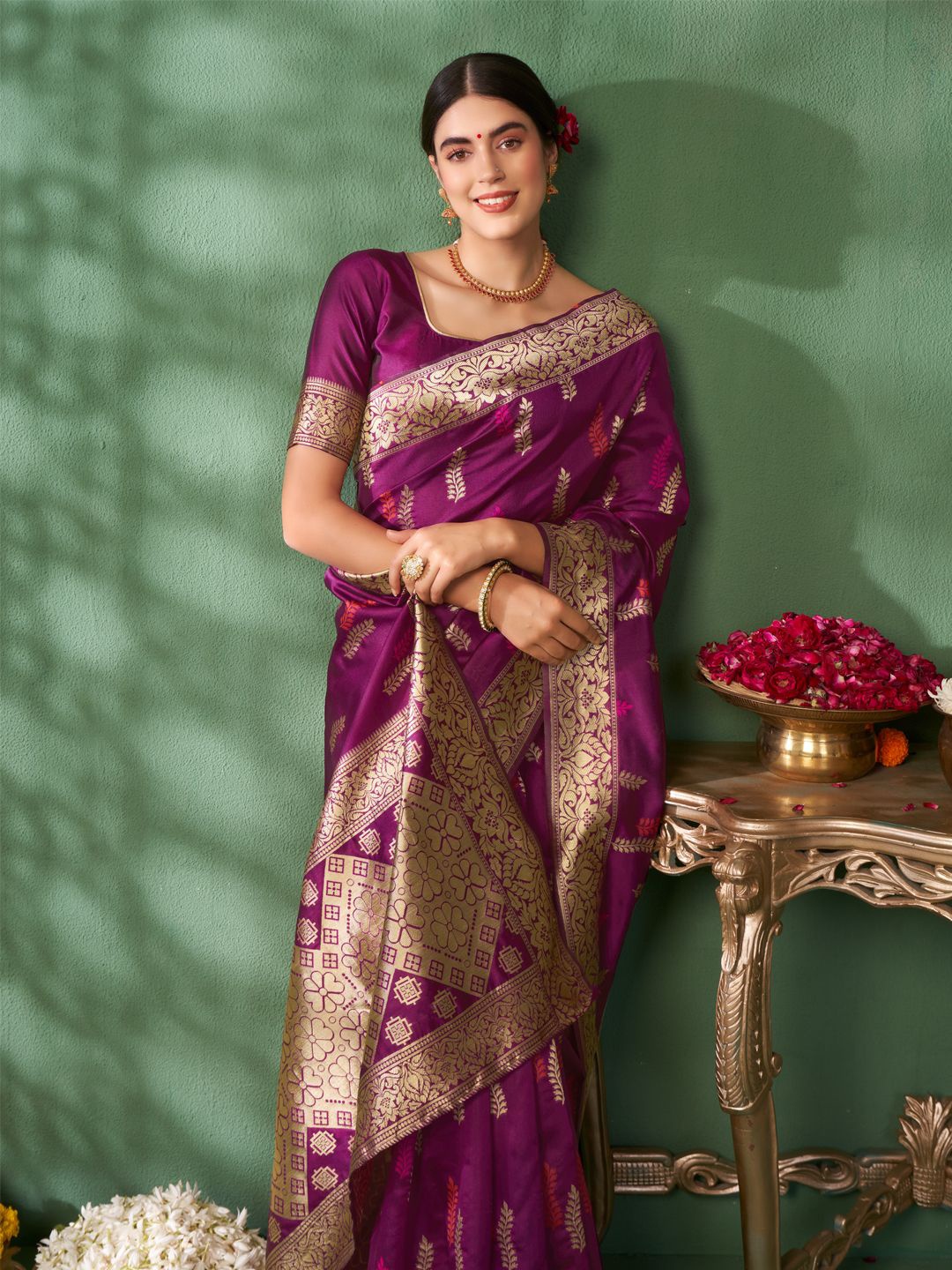 

Sangria Woven Design Zari Saree, Magenta