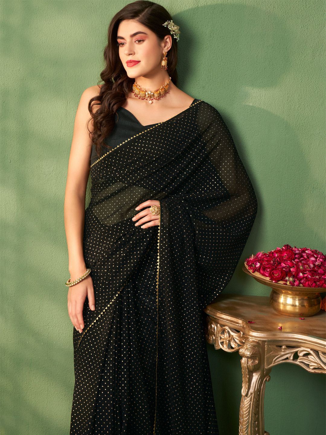 

Sangria Embellished Mukaish saree, Black