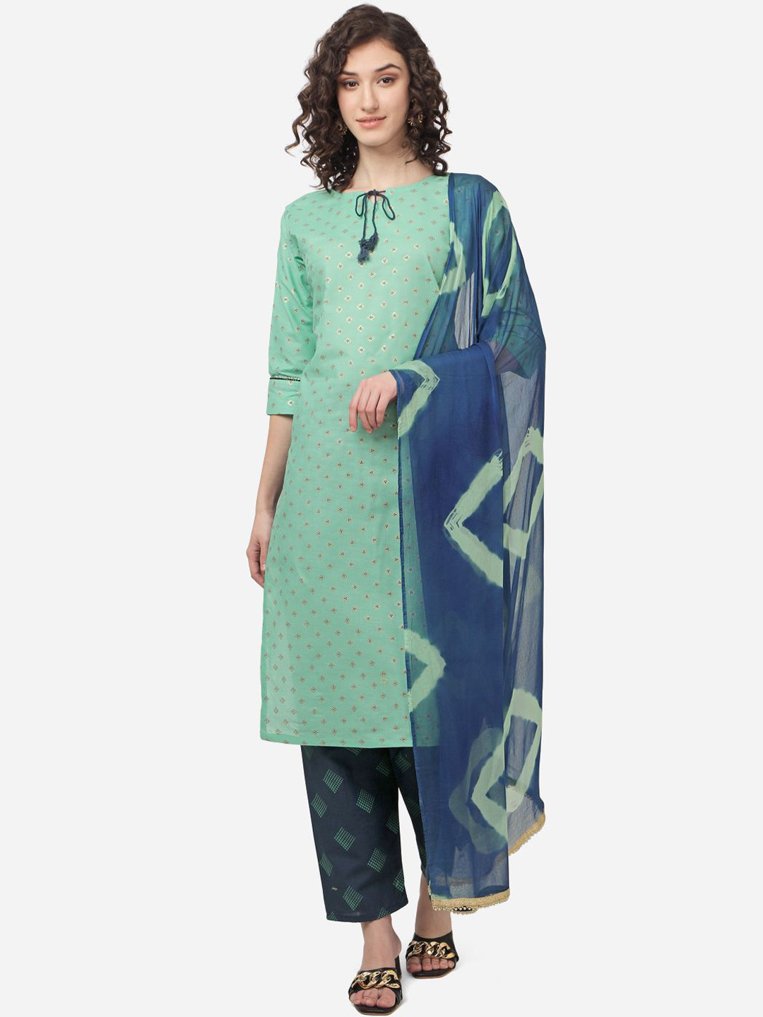 

Fashionuma Geometric Printed Round Neck Straight Kurta With Pyjamas & Dupatta, Green