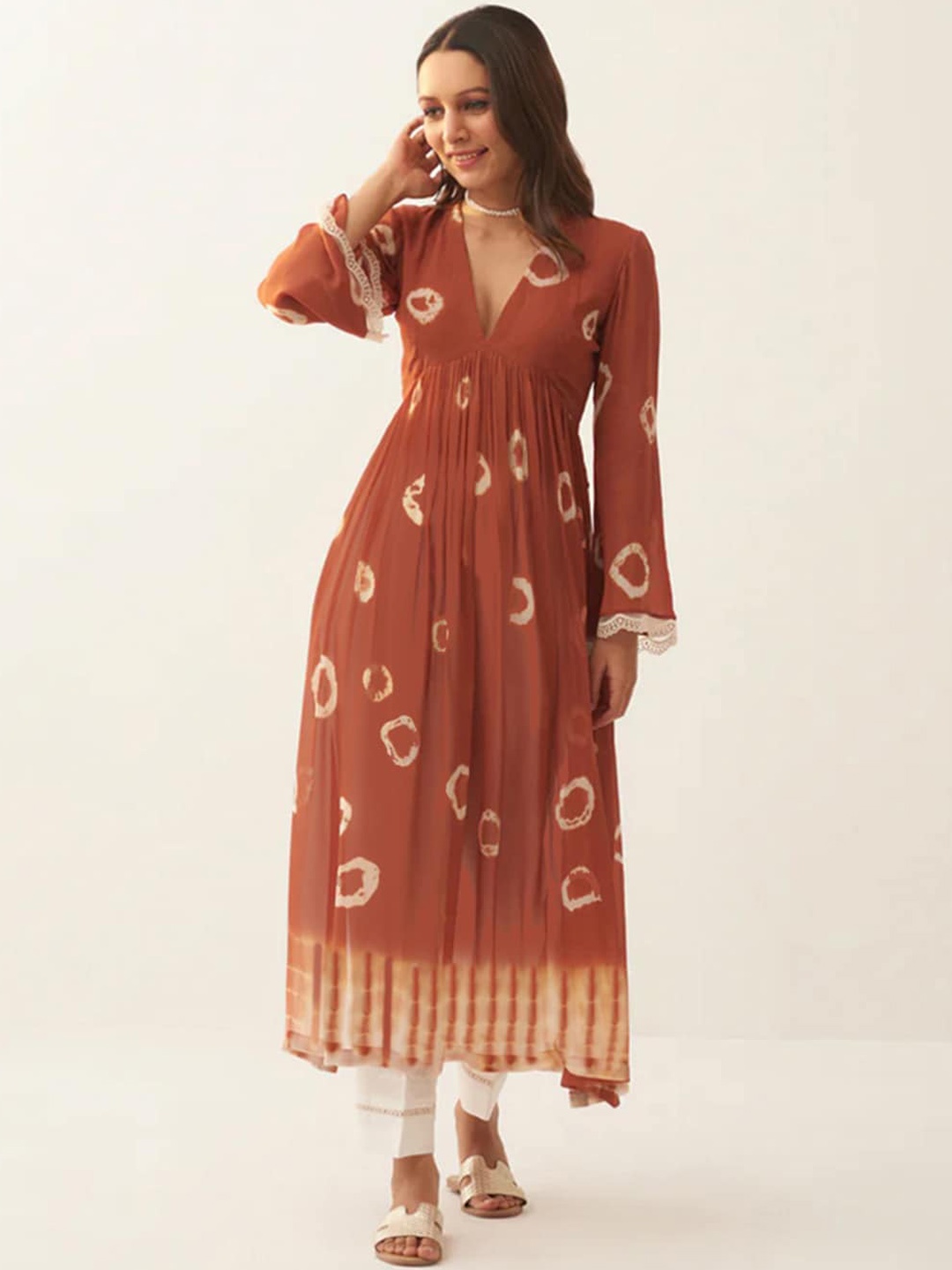 

KALINI Geometric Dyed V-Neck Pleated Straight Kurta with Trousers, Brown
