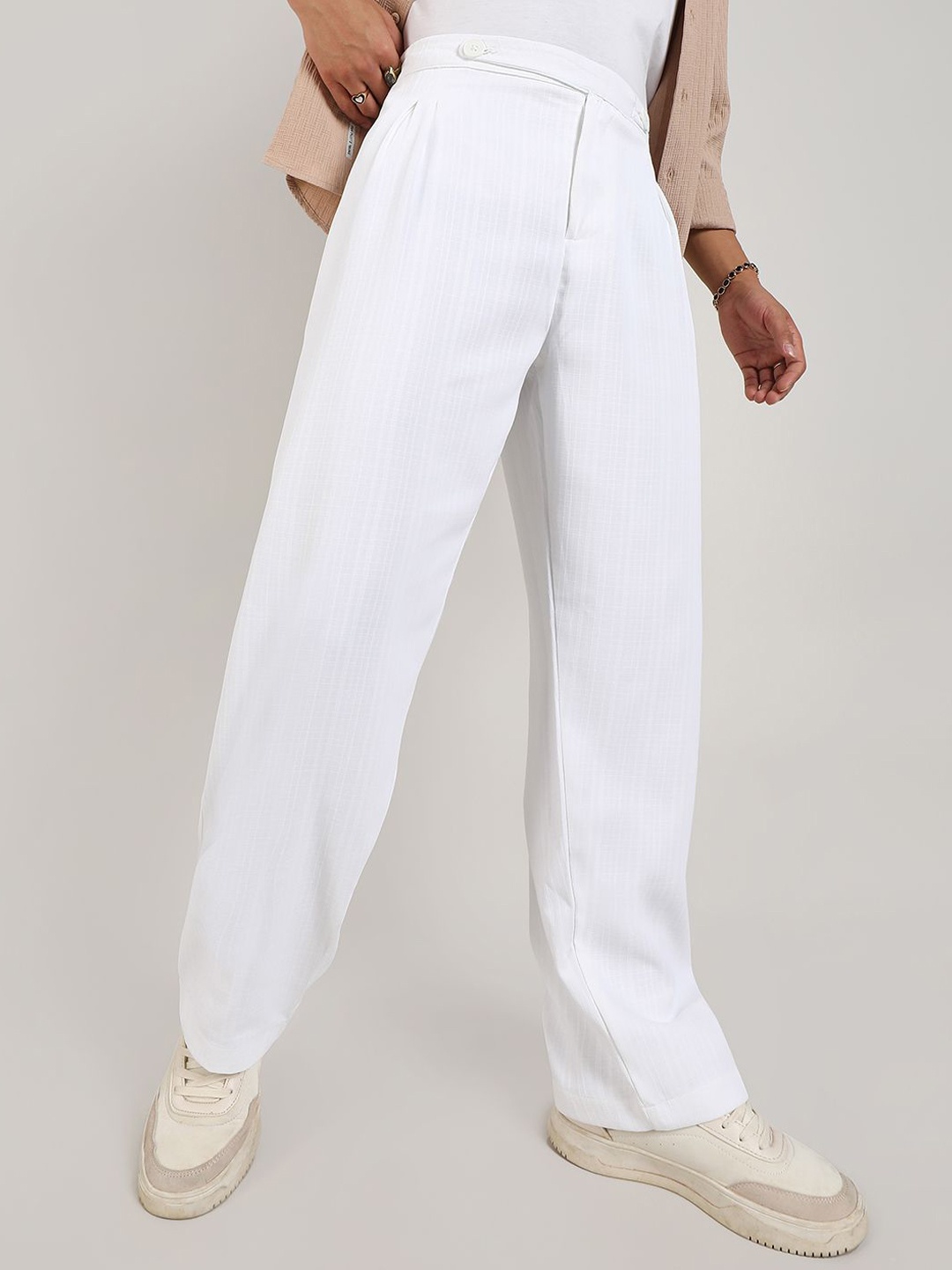 

Campus Sutra Men Comfort Trouser, White
