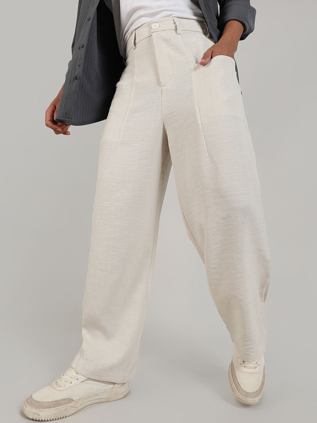 

Campus Sutra Men Comfort Parallel Trousers, White