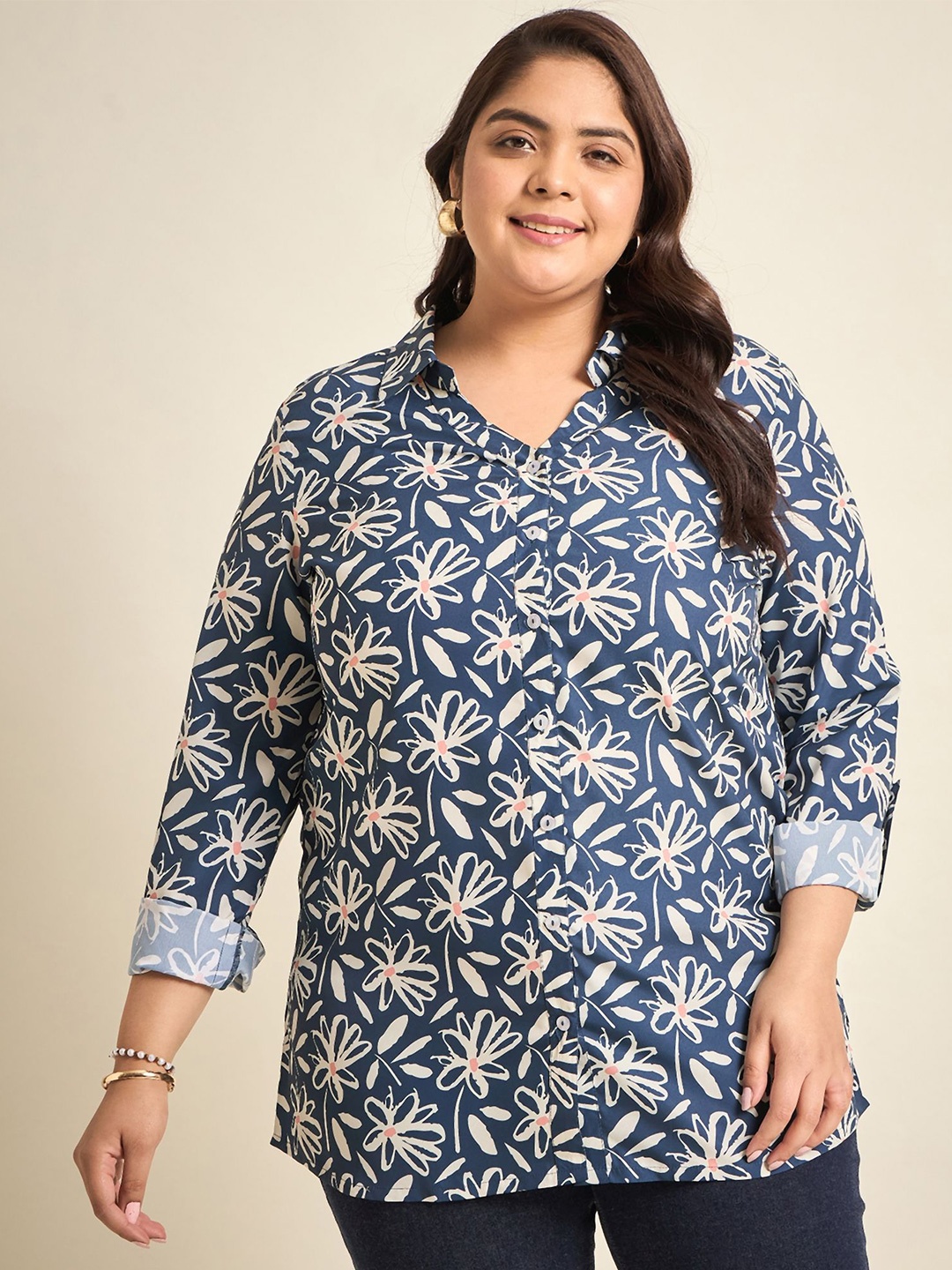 

Sztori Plus Size Classic Fit Floral Printed Roll-Up Sleeves Crepe Casual Shirt, Navy blue