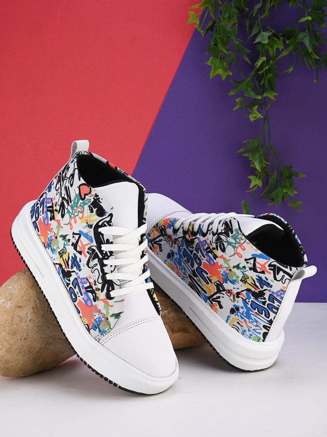 

The Roadster Lifestyle Co. Women White Printed Round Toe Mesh Sneakers