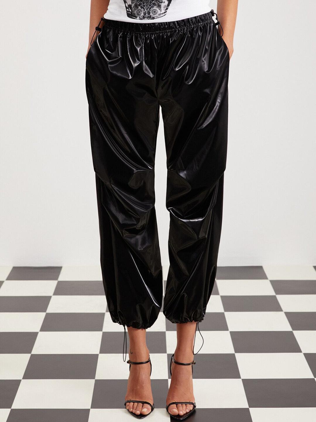 

GRIMELANGE Women Shiny Trousers, Black