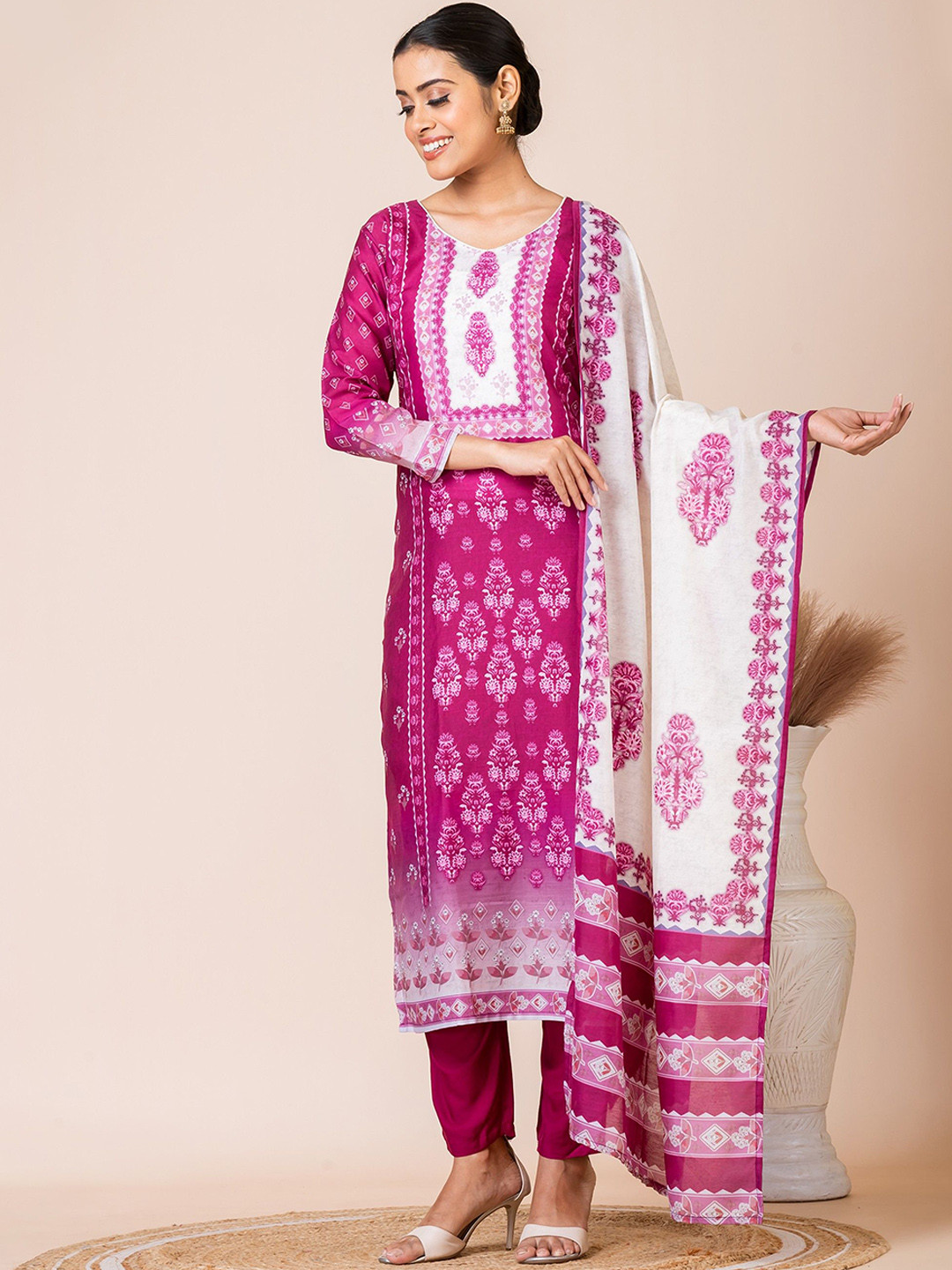 

SARSO Ethnic Motifs Printed Regular Kurta with Trousers & With Dupatta, Magenta