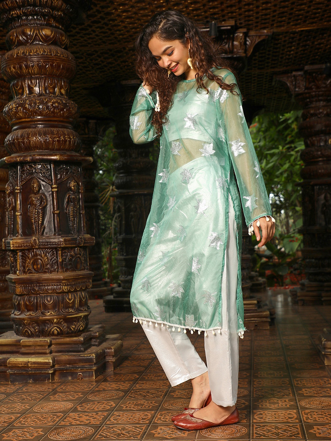 

QISSA Floral Embroidered Regular Kurta With Crop Top with Trousers, Green