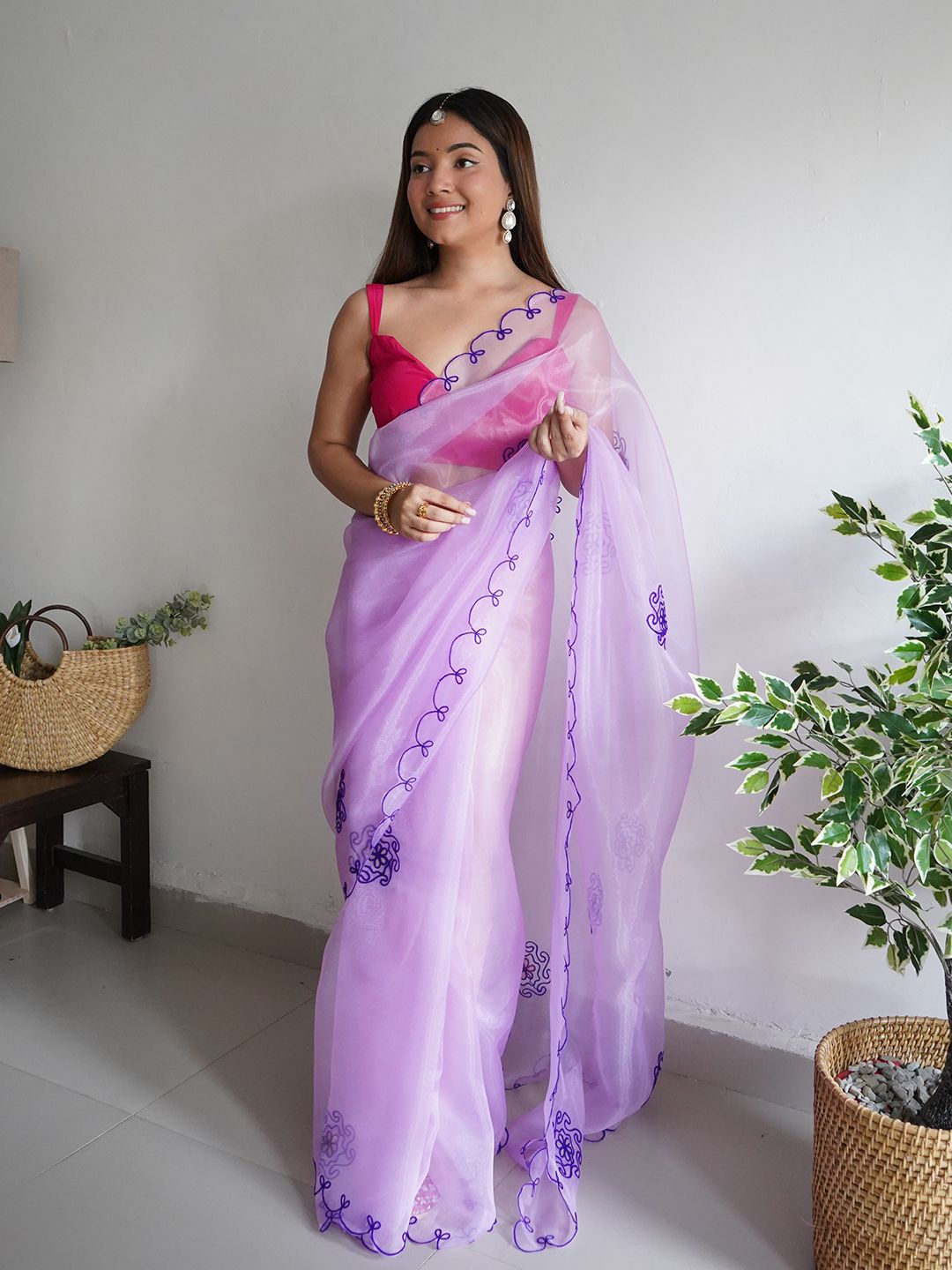 

SAREESBYCHIRAG Ethnic Motifs Embroidered Organza Saree, Lavender