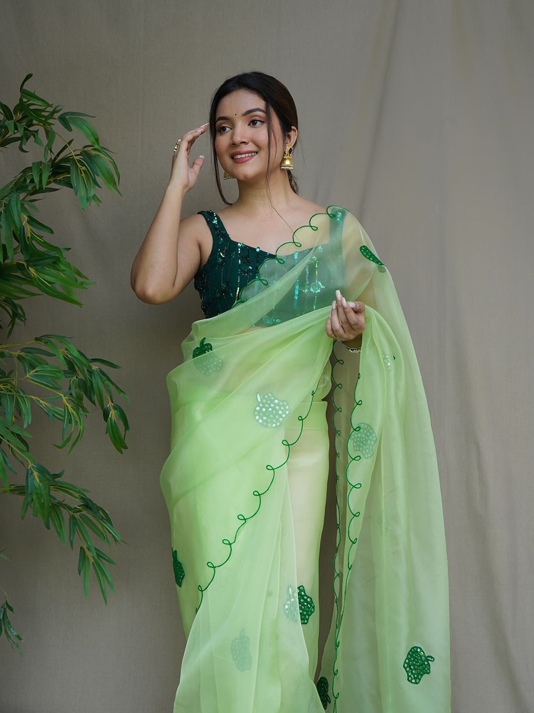 

SAREESBYCHIRAG Embroidered Organza Saree, Green
