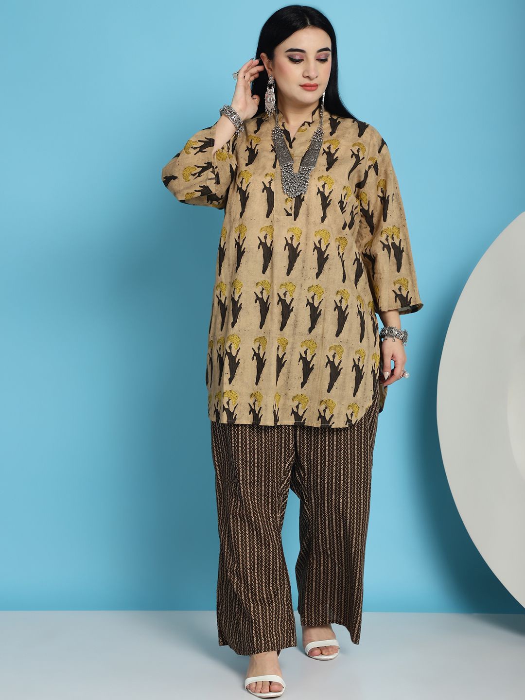 

TAG 7 Plus Size Abstract Printed Pure Cotton Casual Tunic With Trousers, Beige