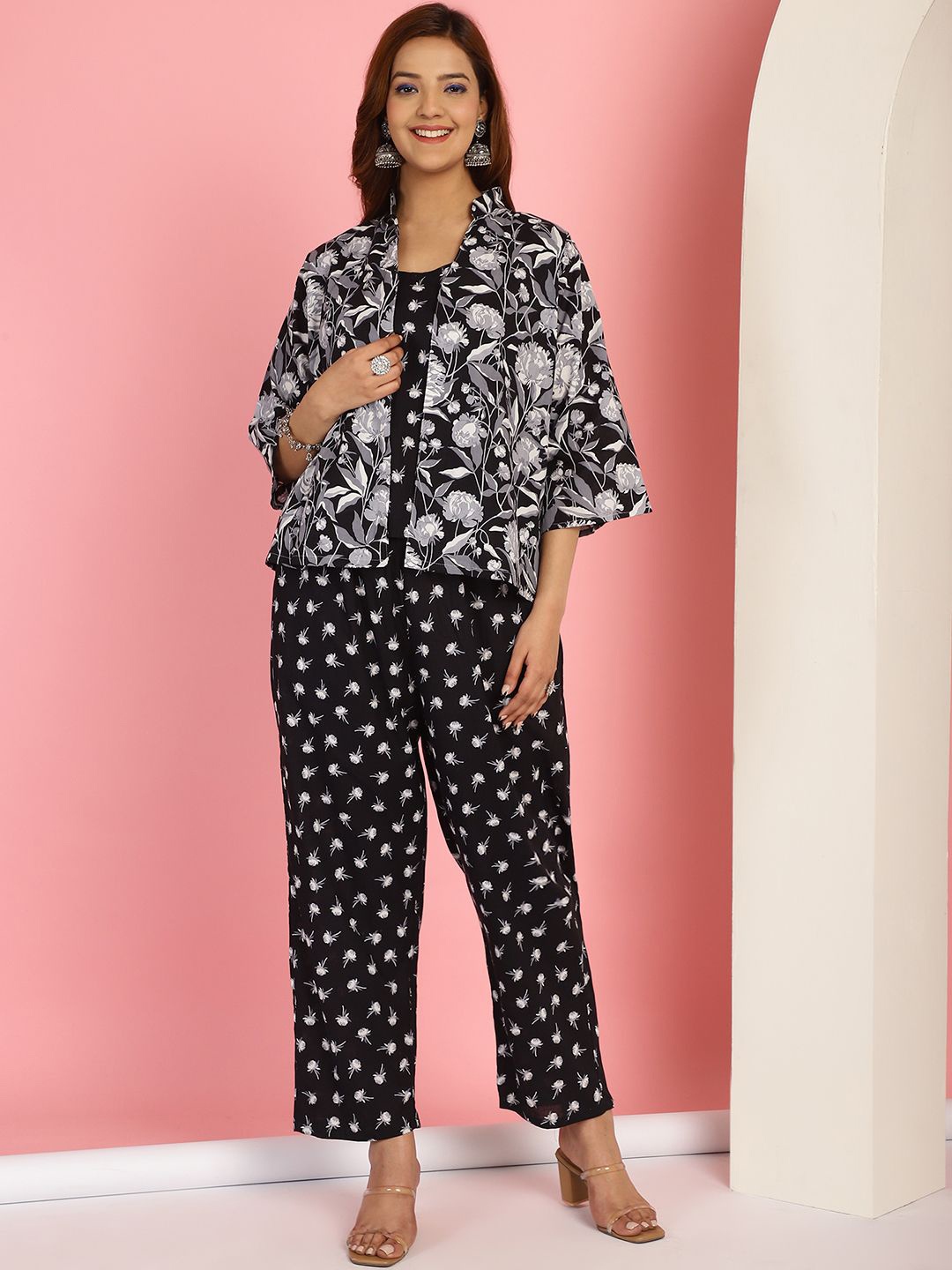 

TAG 7 Floral Printed V-Neck Pure Cotton Top With Trousers & Shrug, Black