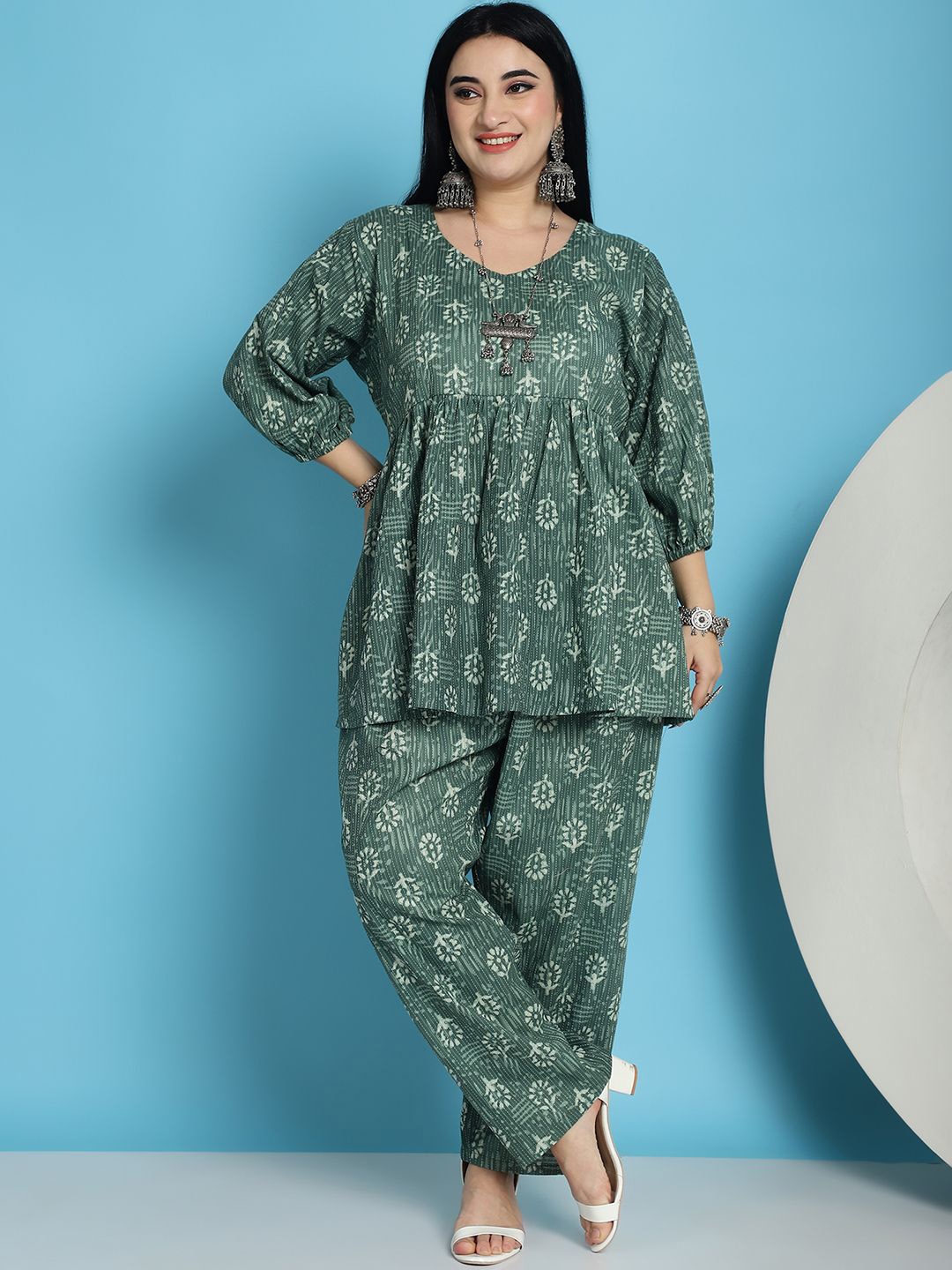 

TAG 7 Plus Size Katha Printed Bishop Sleeves Pure Cotton Tunic With Trousers, Green