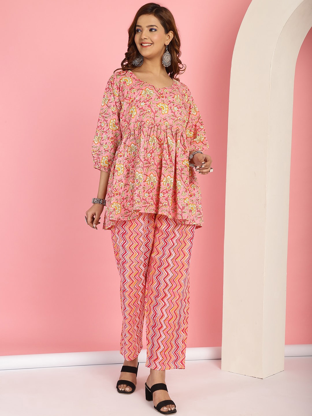 

TAG 7 Floral Printed V-Neck Pure Cotton Tunic With Trousers, Pink
