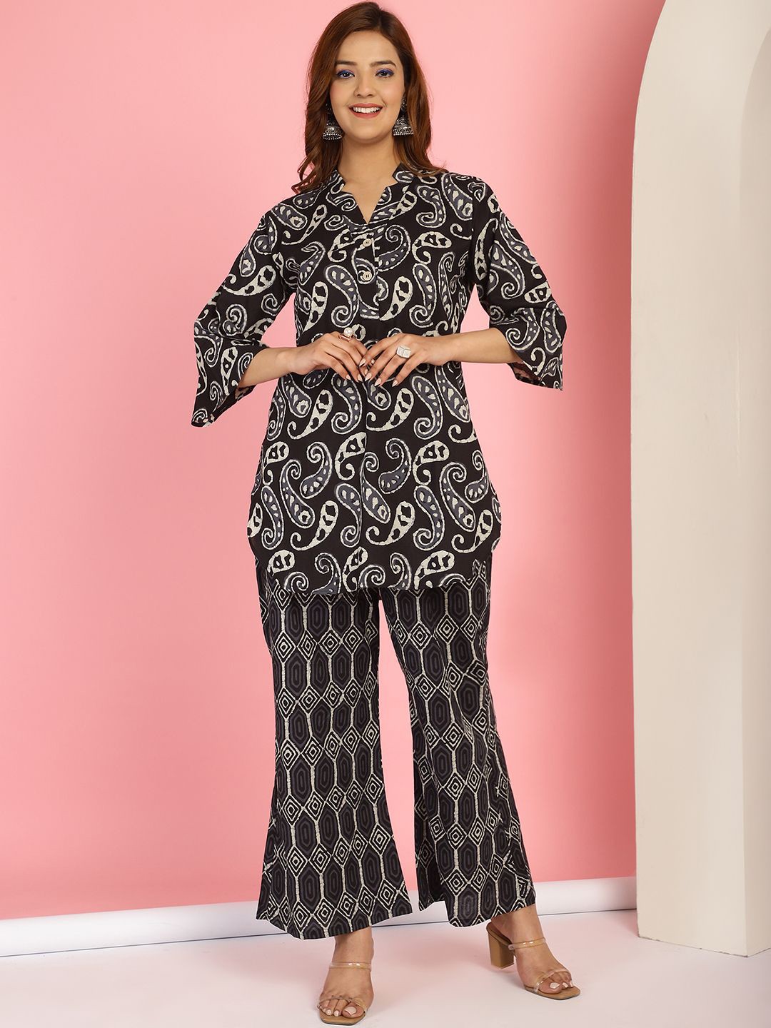 

TAG 7 Paisley Printed Mandarin Collar Pure Cotton Tunic With Trousers, Black