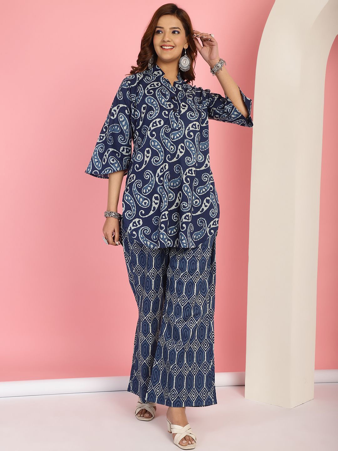 

TAG 7 Paisley Printed Mandarin Collar Flared Sleeves Pure Cotton Tunic & Palazzos, Blue