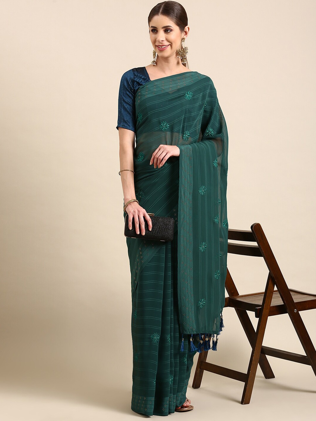 

Ishin Ethnic Motifs Beads and Stones Saree, Teal