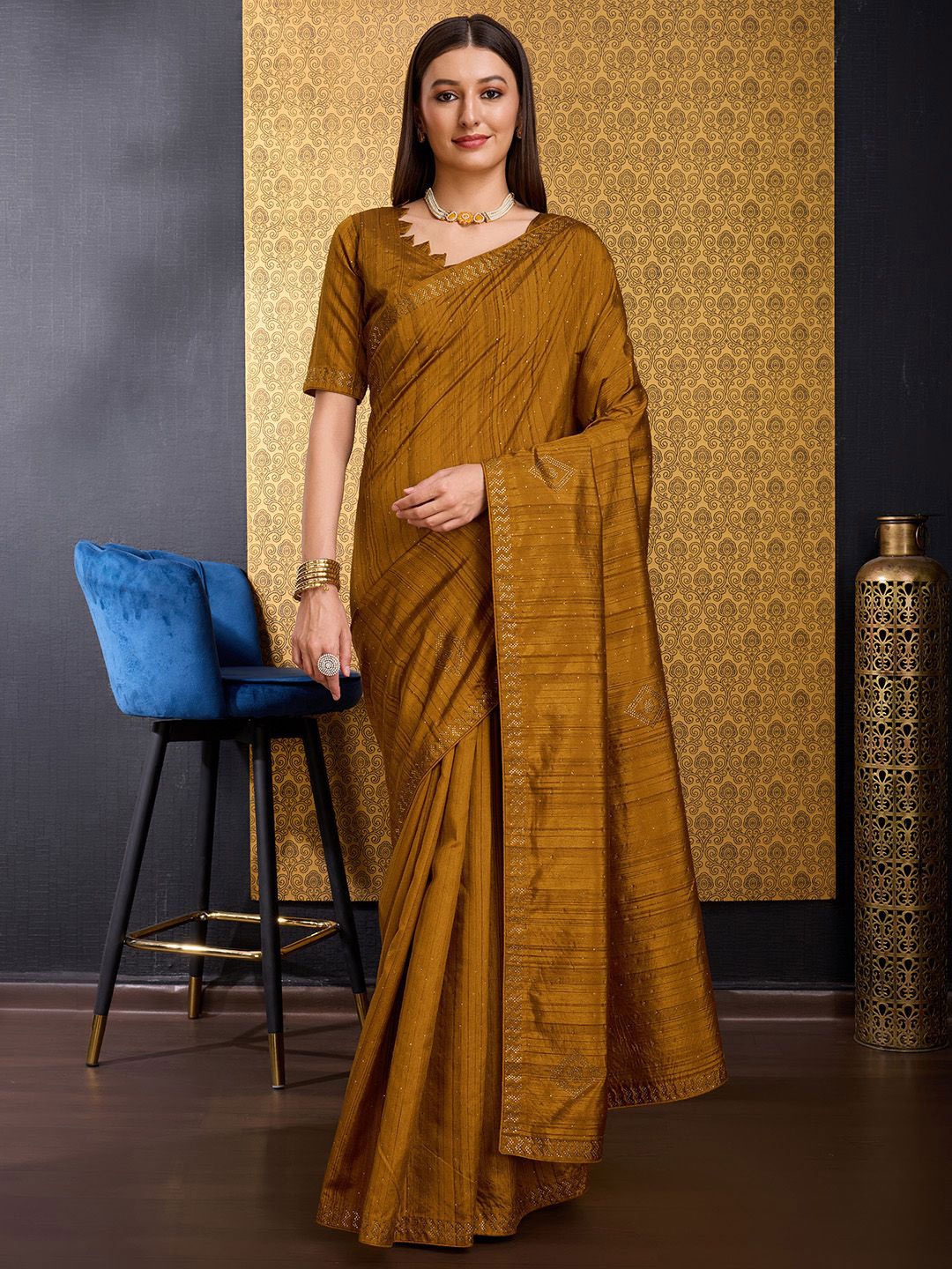 

Ishin Embellished Beads and Stones Tussar Saree, Gold