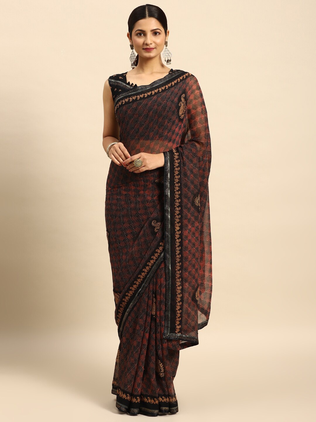 

Ishin Paisley Sequinned Printed Saree, Maroon