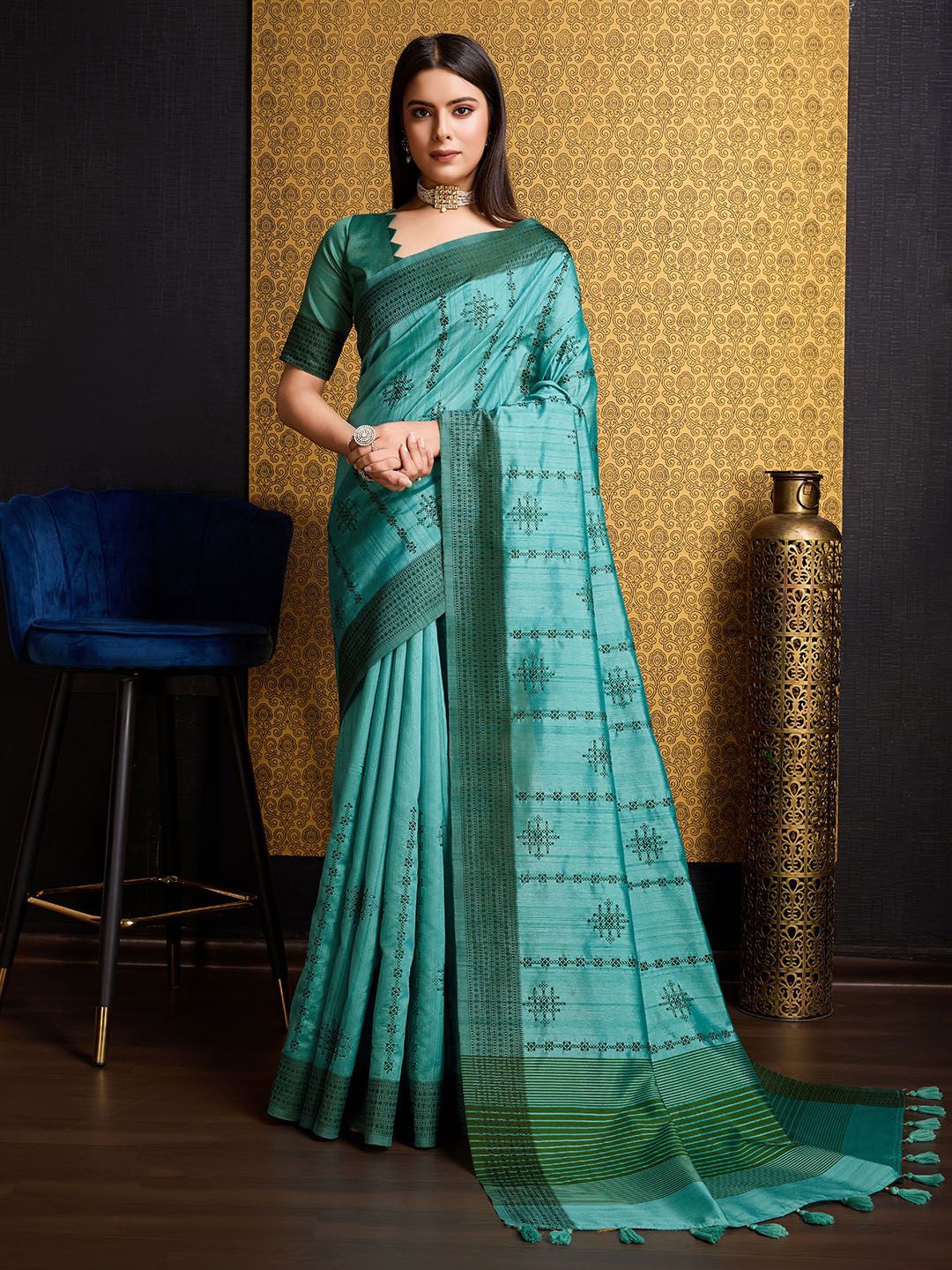 

Ishin Embellished Tussar Saree, Green