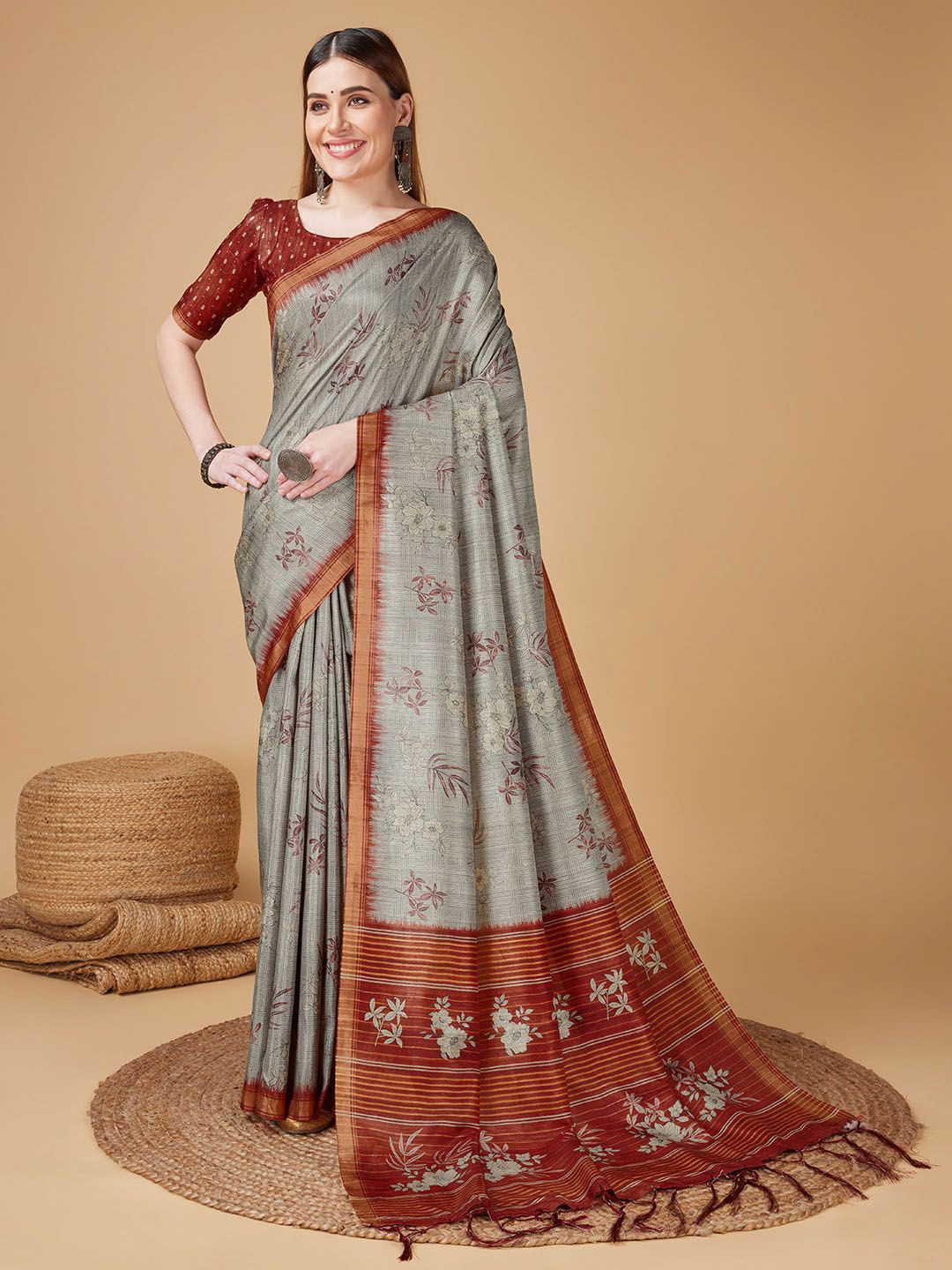 

Ishin Floral Sambalpuri Saree, Grey