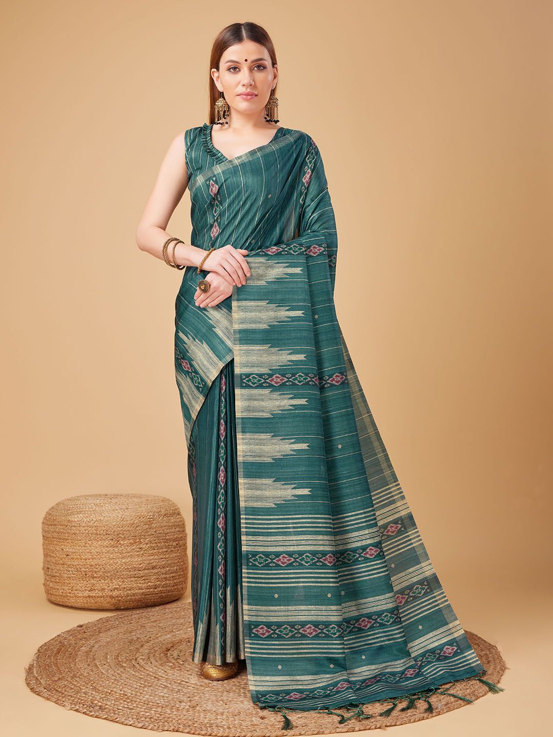 

Ishin Geometric printed Sambalpuri Saree, Green