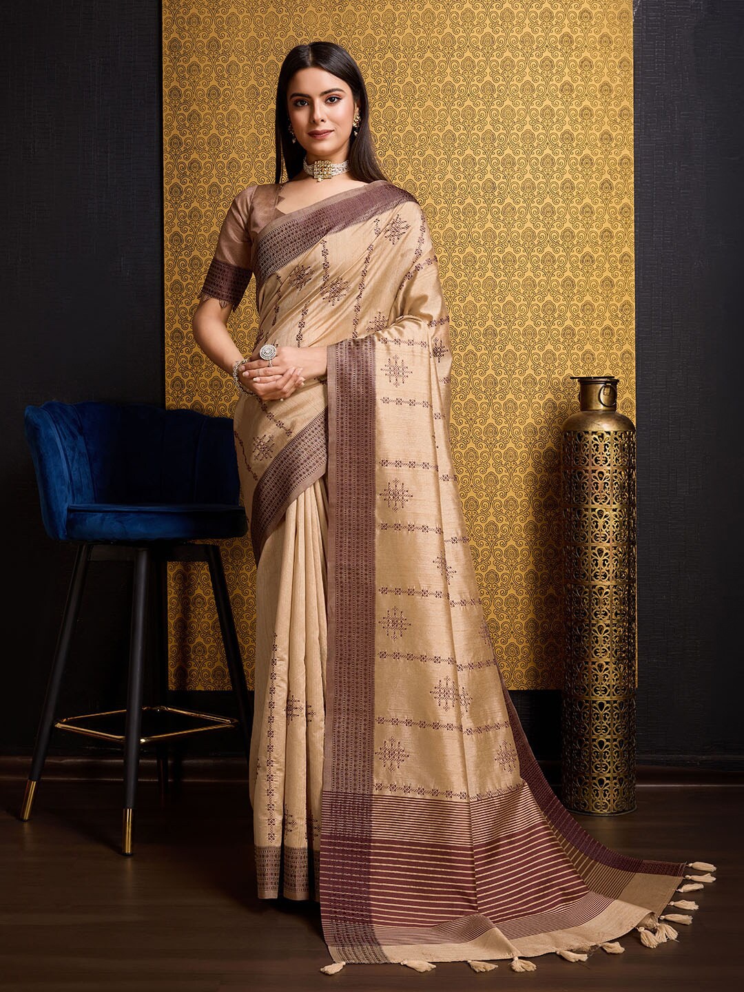 

Ishin Embellished Tussar Saree, Beige