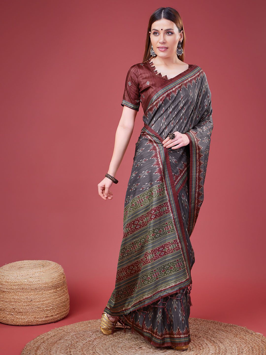 

Ishin Sambalpuri Saree, Grey