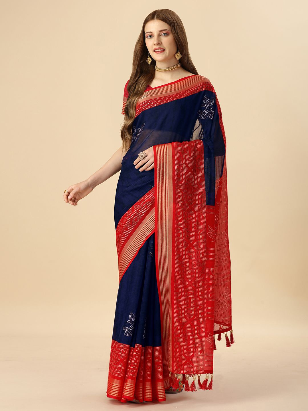 

Ishin Floral Printed Saree, Navy blue