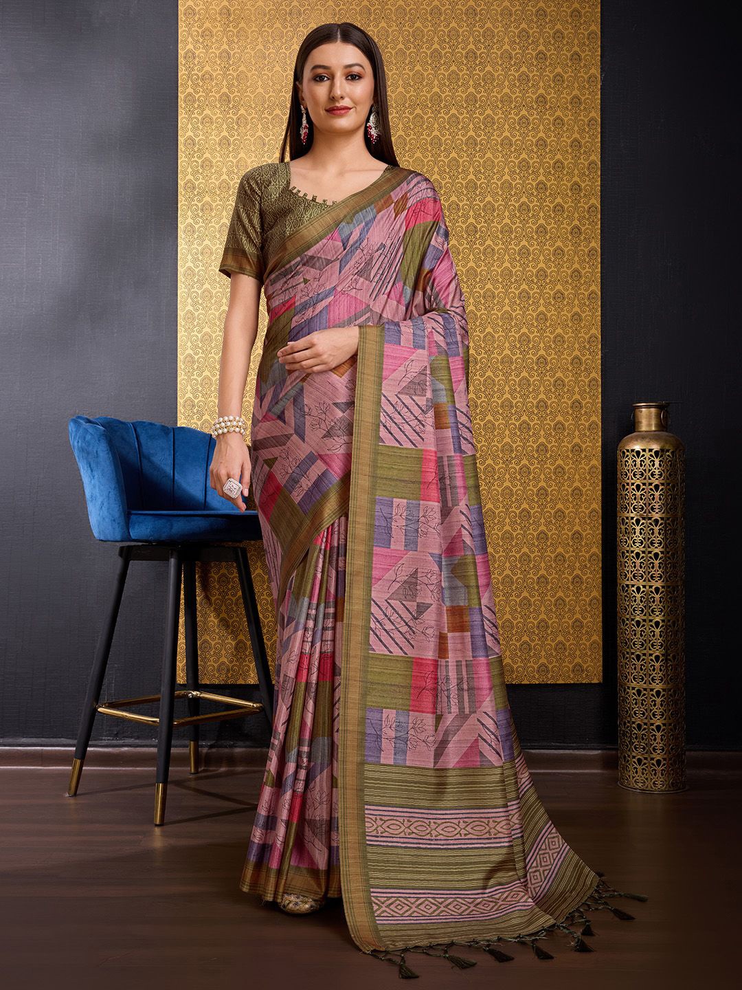 

Ishin Geometric Printed Zari Sambalpuri Saree, Pink