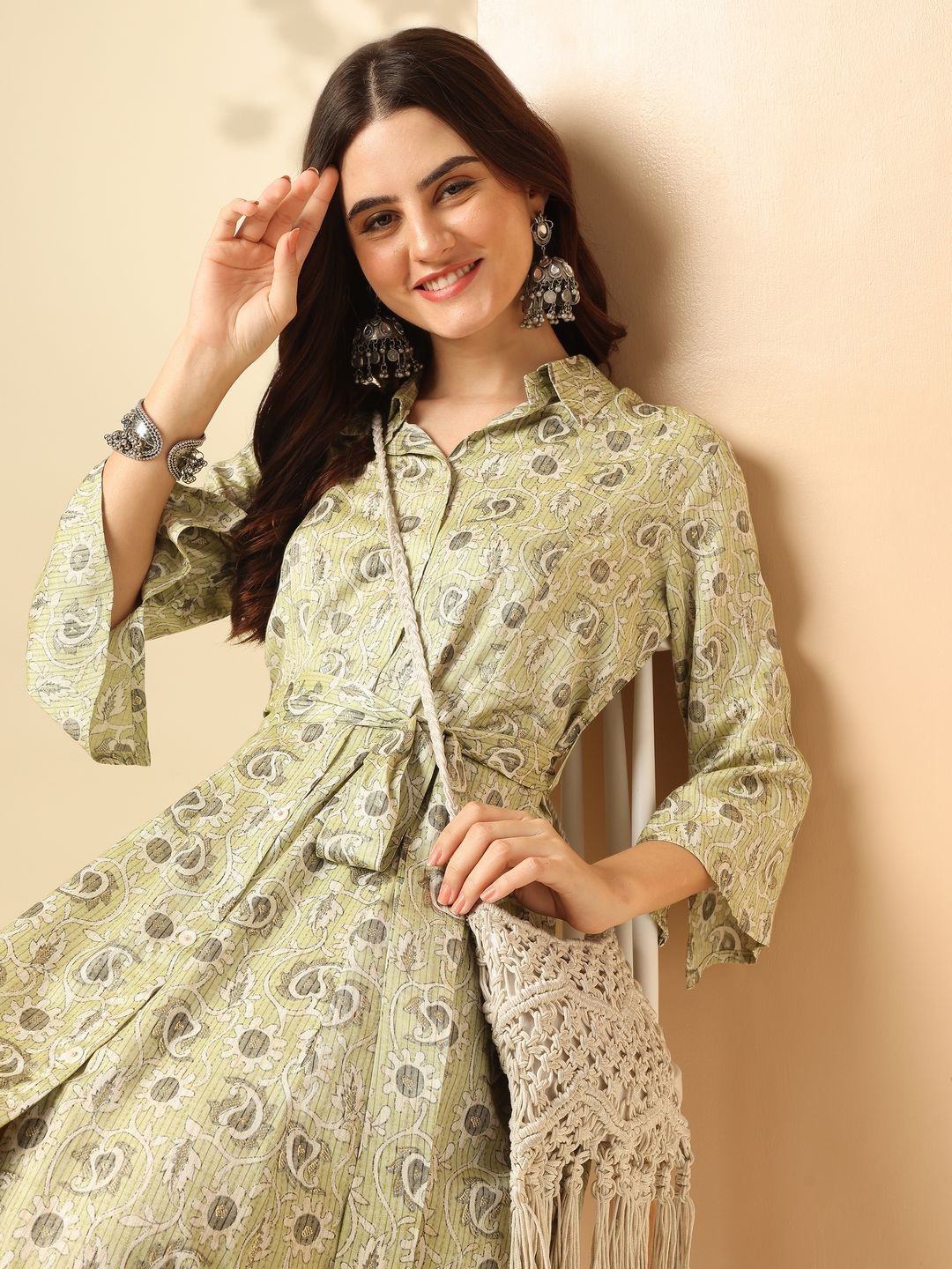 

Anouk Green Floral Printed Shirt Collar Shirt Dress, Grey