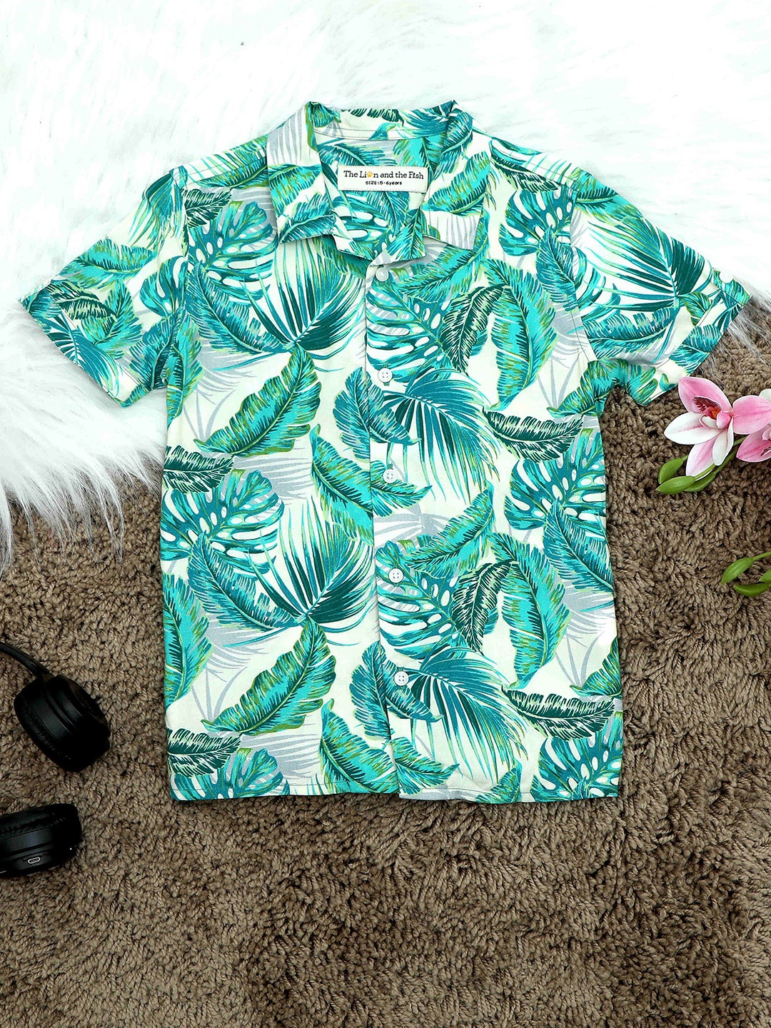 

The Lion and The Fish Boys Relaxed Fit Hawaiian Tropical Cuban Collar Shirt, White