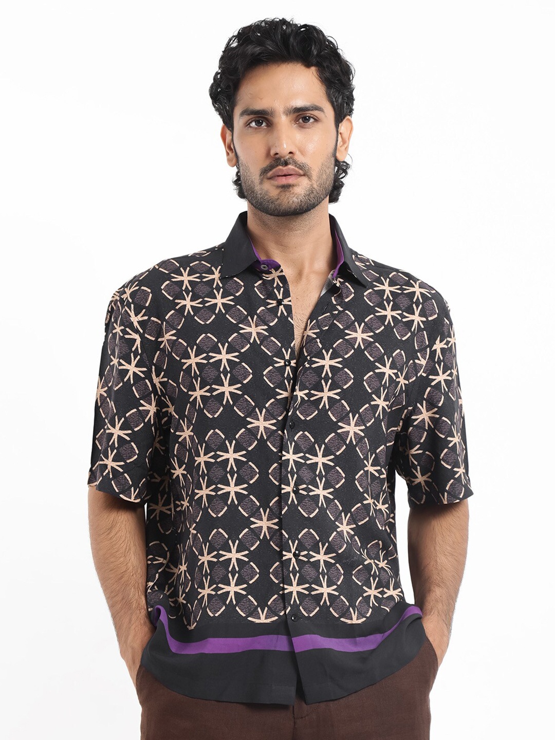 

RARE RABBIT Men Lanre Boxy Spread Collar Printed Shirt, Black