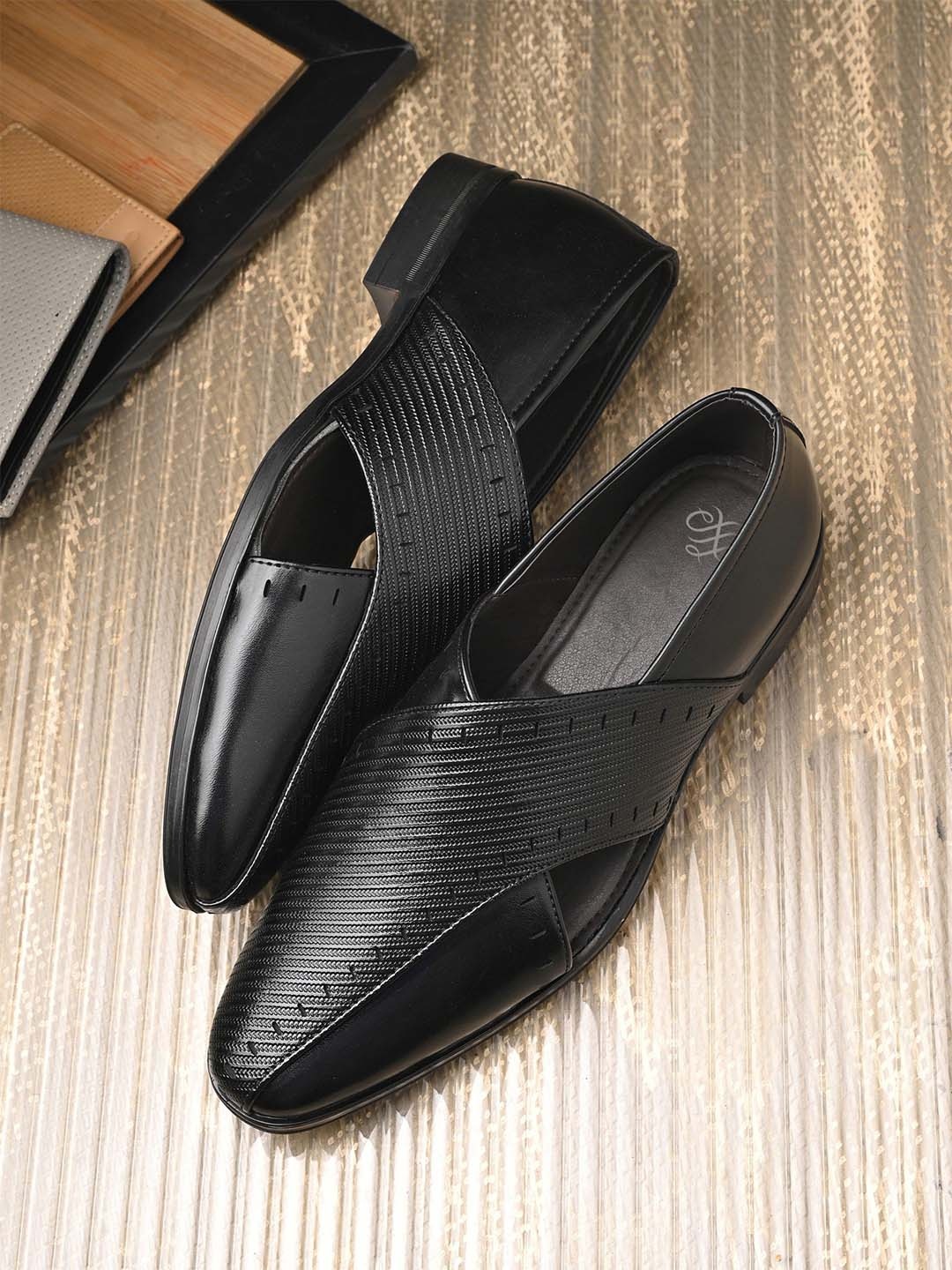 

House of Pataudi Men Shoe Style Sandals, Black