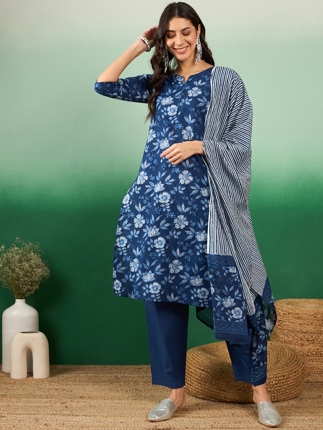 

Vastramyaa Floral Printed Notch Neck Pure Cotton Straight Kurta With Trousers & Dupatta, Navy blue