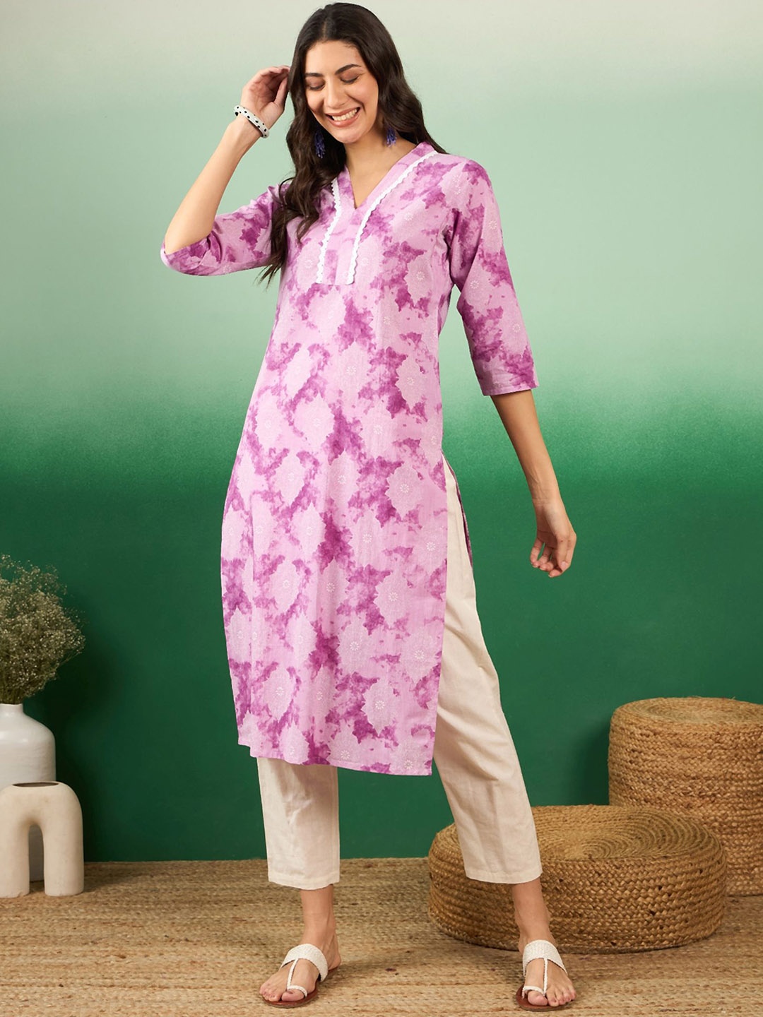 

Vastramyaa V Neck Gotta Patti Abstract Printed Straight Kurta, Pink