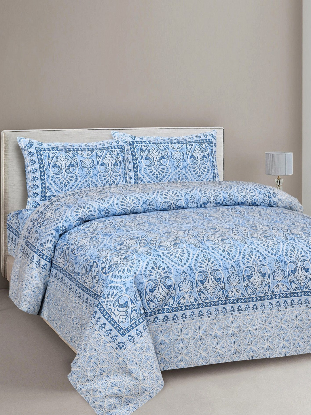 

Aura Blue & White Ethnic Motifs 144 TC King Bedsheet with 2 Pillow Covers