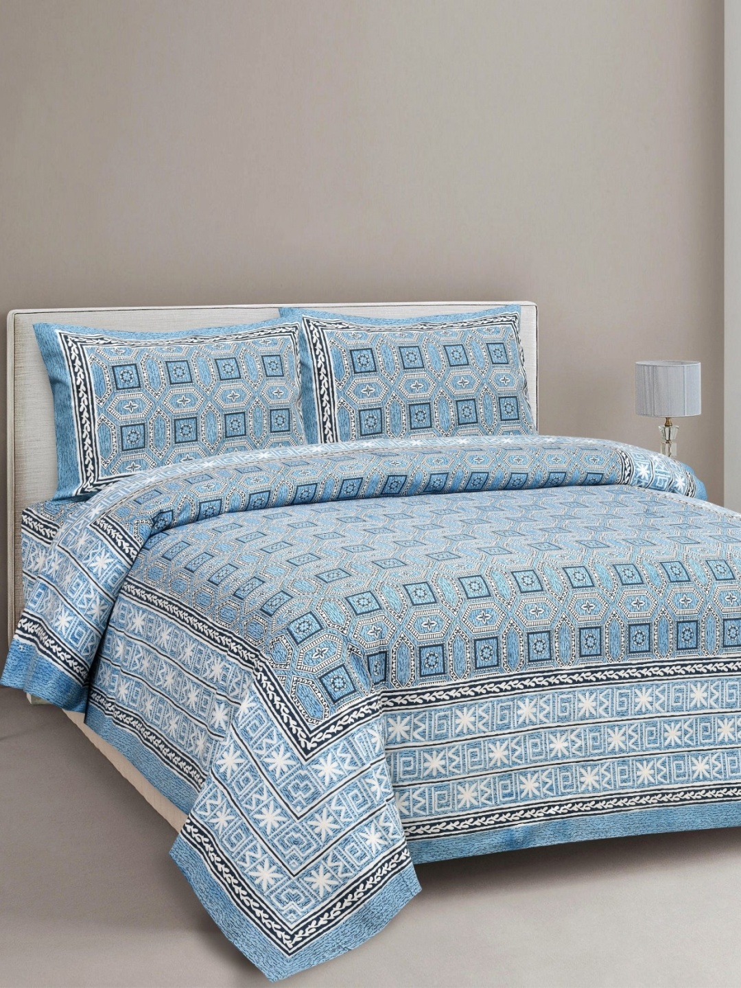 

Aura Blue & White Ethnic Motifs 144 TC King Bedsheet With 2 Pillow Covers