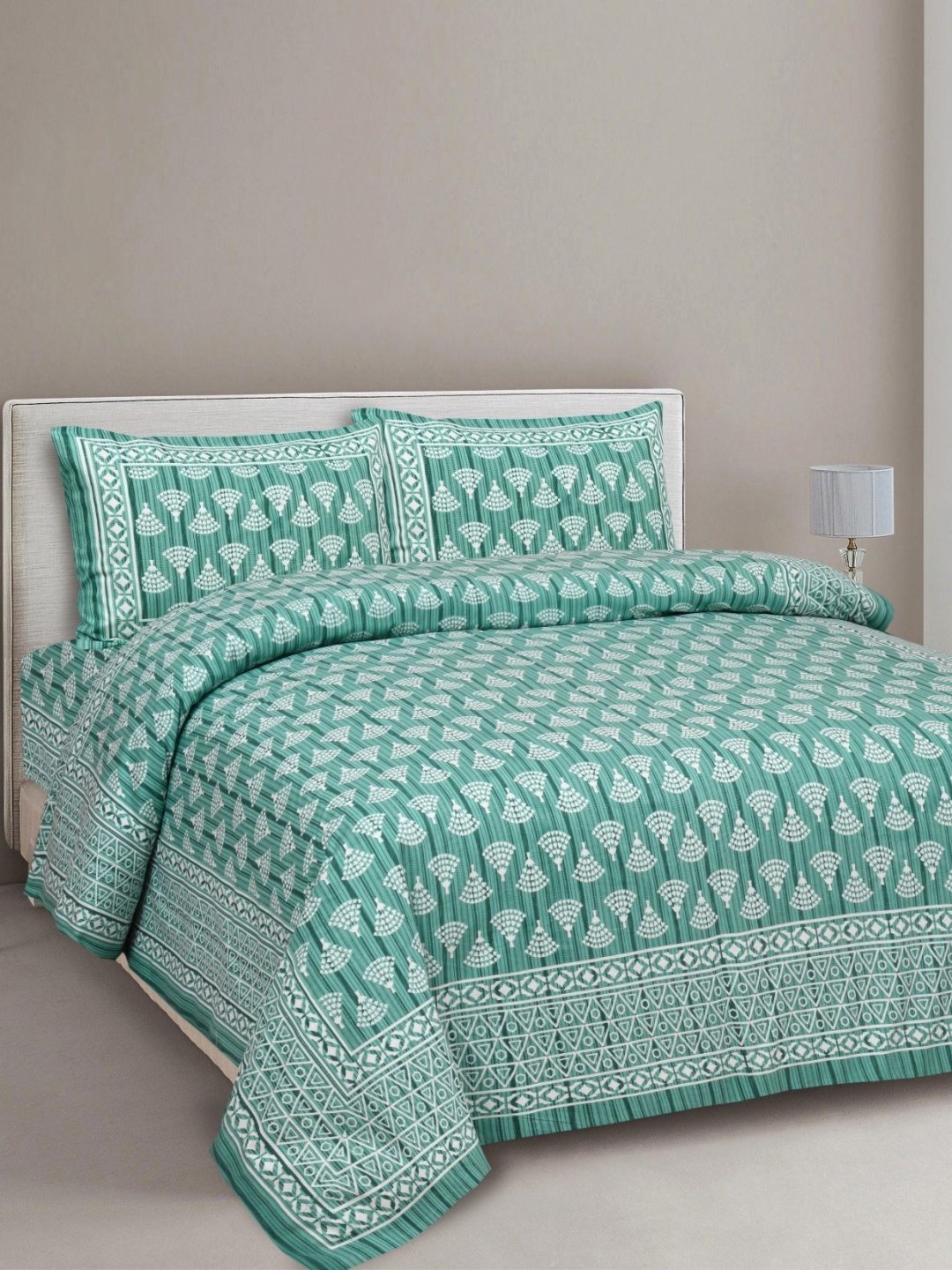 

Aura Green & White Ethnic Motifs 144 TC King Bedsheet With 2 Pillow Covers