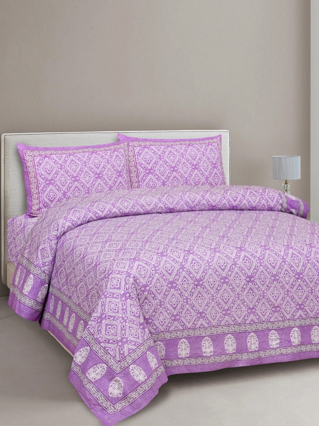 

Aura Purple & White Ethnic Motifs 144 TC King Bedsheet With 2 Pillow Covers